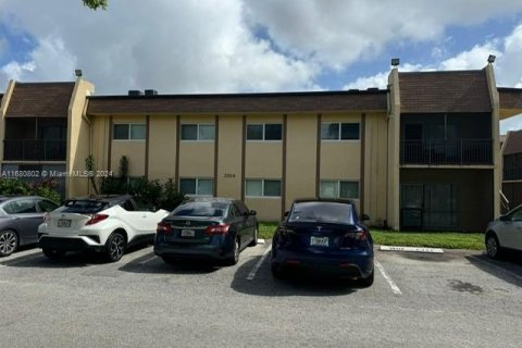 Copropriété à vendre à Lauderhill, Floride: 2 chambres, 99.41 m2 № 1978219 - photo 1