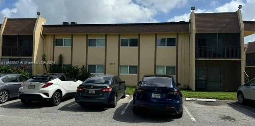 Condo à Lauderhill, Floride, 2 chambres  № 1978219