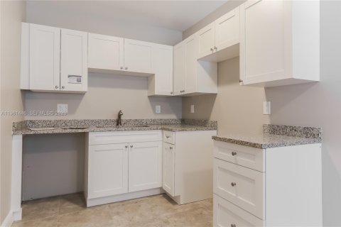 Casa en alquiler en Lantana, Florida, 3 dormitorios, 115.29 m2 № 2023329 - foto 7