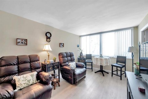 Condominio en venta en Saint Petersburg, Florida, 1 dormitorio, 86.4 m2 № 1593011 - foto 12