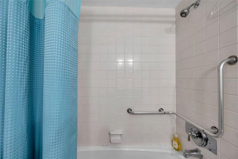 Condominio en venta en Saint Petersburg, Florida, 1 dormitorio, 86.4 m2 № 1593011 - foto 19