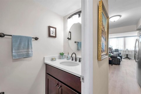 Condominio en venta en Saint Petersburg, Florida, 1 dormitorio, 86.4 m2 № 1593011 - foto 8
