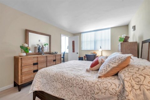 Condominio en venta en Saint Petersburg, Florida, 1 dormitorio, 86.4 m2 № 1593011 - foto 16