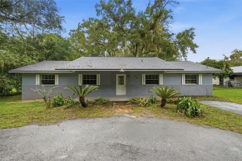 House in Ocala, Florida 3 bedrooms, 144.93 sq.m. № 2283370