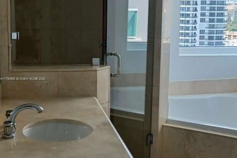 Condominio en venta en Aventura, Florida, 2 dormitorios, 143.44 m2 № 1731580 - foto 16