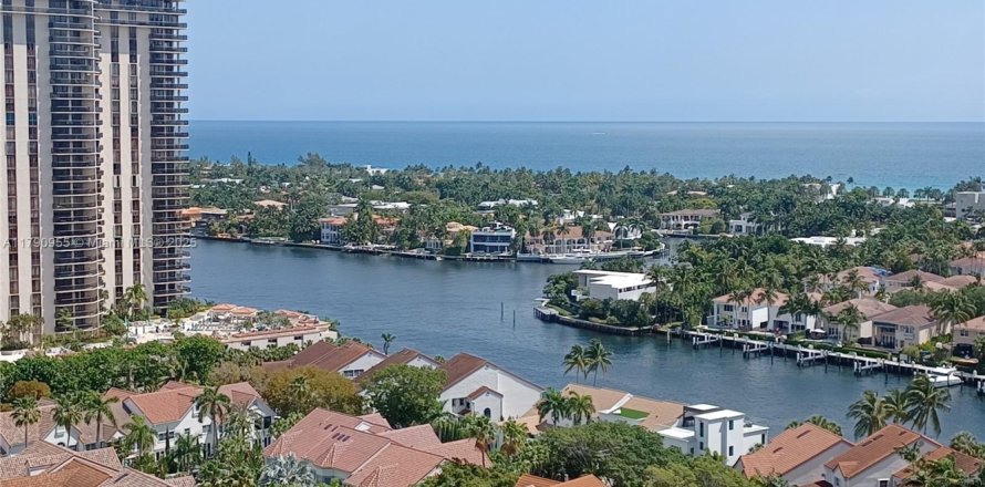 Condominio en Aventura, Florida, 2 dormitorios  № 1731580