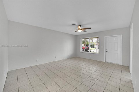 Duplex à louer à Fort Lauderdale, Floride: 2 chambres, 113.34 m2 № 1847662 - photo 14