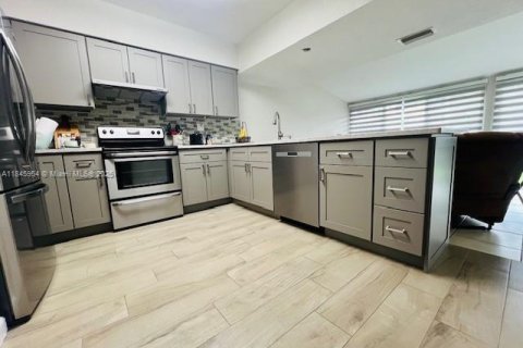 Duplex à louer à Fort Lauderdale, Floride: 2 chambres, 113.34 m2 № 1847662 - photo 5