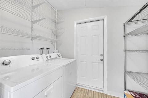 Duplex à louer à Fort Lauderdale, Floride: 2 chambres, 113.34 m2 № 1847662 - photo 13