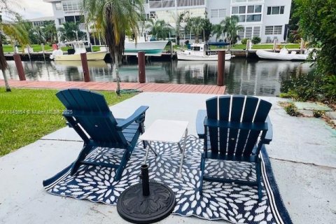 Duplex à louer à Fort Lauderdale, Floride: 2 chambres, 113.34 m2 № 1847662 - photo 17