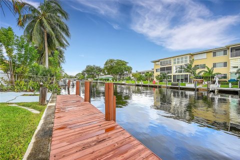Duplex à louer à Fort Lauderdale, Floride: 2 chambres, 113.34 m2 № 1847662 - photo 15