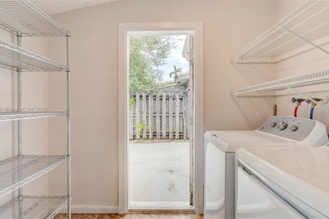 Duplex à louer à Fort Lauderdale, Floride: 2 chambres, 113.34 m2 № 1847662 - photo 22