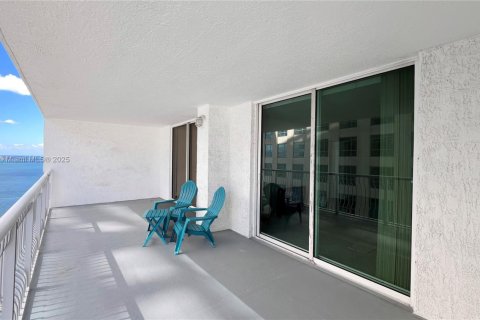 Condominio en venta en Miami, Florida, 1 dormitorio, 75.99 m2 № 2077157 - foto 9