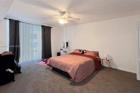 Condominio en venta en Miami, Florida, 1 dormitorio, 75.99 m2 № 2077157 - foto 13