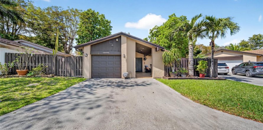 Casa en Miami, Florida 3 dormitorios, 163.42 m2 № 2056650