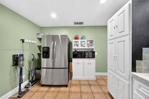 Casa en venta en Miami, Florida, 3 dormitorios, 163.42 m2 № 2056650 - foto 28