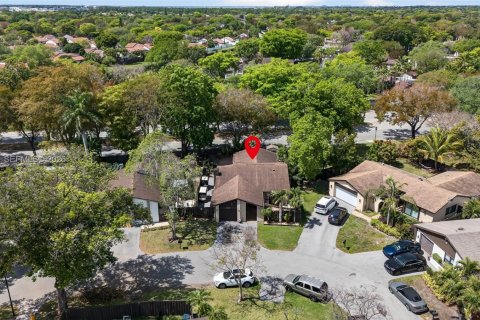 Casa en venta en Miami, Florida, 3 dormitorios, 163.42 m2 № 2056650 - foto 6