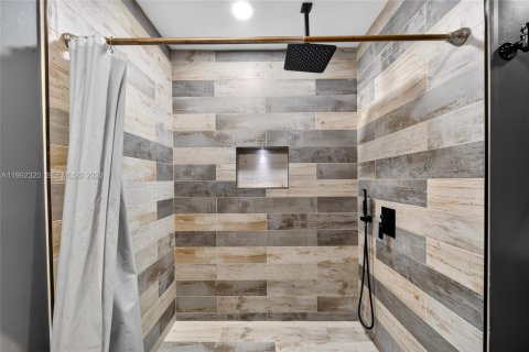 Casa en venta en Miami, Florida, 3 dormitorios, 163.42 m2 № 2056650 - foto 19