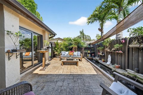 Casa en venta en Miami, Florida, 3 dormitorios, 163.42 m2 № 2056650 - foto 7