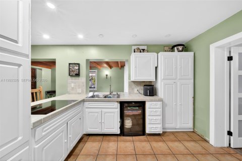 Casa en venta en Miami, Florida, 3 dormitorios, 163.42 m2 № 2056650 - foto 27