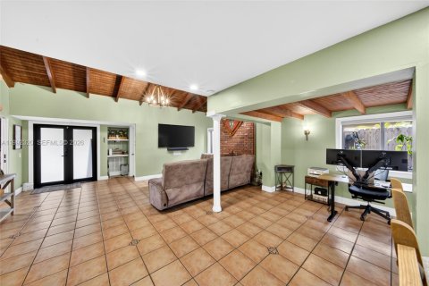 Casa en venta en Miami, Florida, 3 dormitorios, 163.42 m2 № 2056650 - foto 25