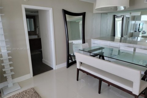 Condominio en alquiler en Sunny Isles Beach, Florida, 2 dormitorios, 126.07 m2 № 2241357 - foto 7