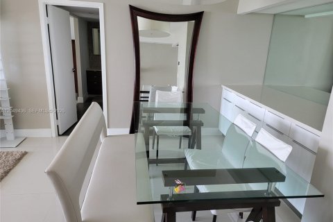 Condominio en alquiler en Sunny Isles Beach, Florida, 2 dormitorios, 126.07 m2 № 2241357 - foto 6