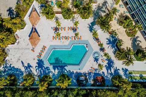 Condominio en alquiler en Sunny Isles Beach, Florida, 2 dormitorios, 126.07 m2 № 2241357 - foto 30