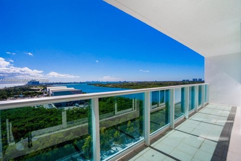 Condominio en alquiler en Sunny Isles Beach, Florida, 2 dormitorios, 126.07 m2 № 2241357 - foto 24