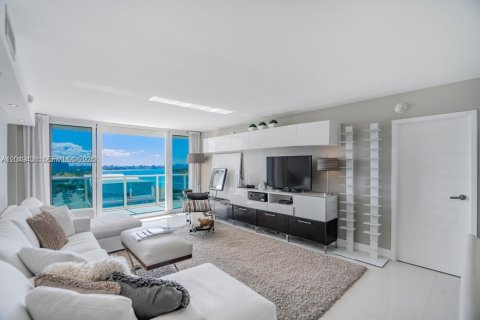 Condominio en alquiler en Sunny Isles Beach, Florida, 2 dormitorios, 126.07 m2 № 2241357 - foto 20