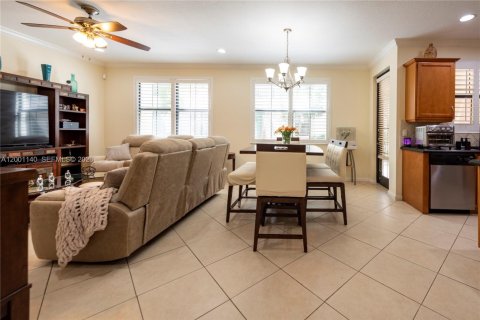 Touwnhouse à vendre à Sunrise, Floride: 3 chambres, 175.21 m2 № 2065356 - photo 4