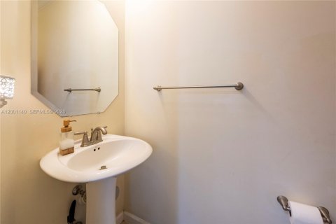 Touwnhouse à vendre à Sunrise, Floride: 3 chambres, 175.21 m2 № 2065356 - photo 11