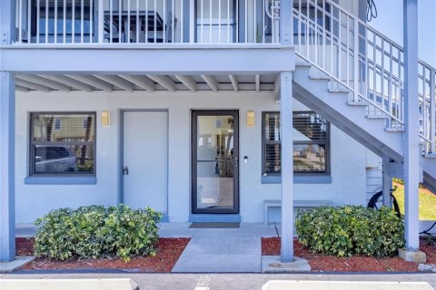 Condo in New Smyrna Beach, Florida, 2 bedrooms  № 1642883 - photo 20