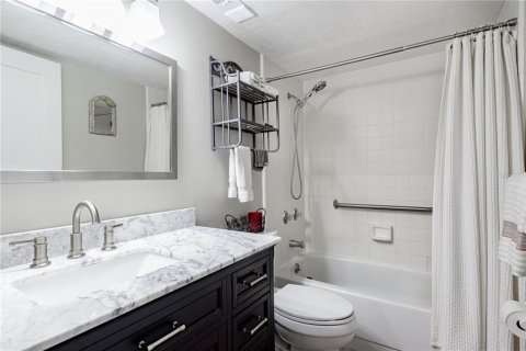 Condo in New Smyrna Beach, Florida, 2 bedrooms  № 1642883 - photo 9