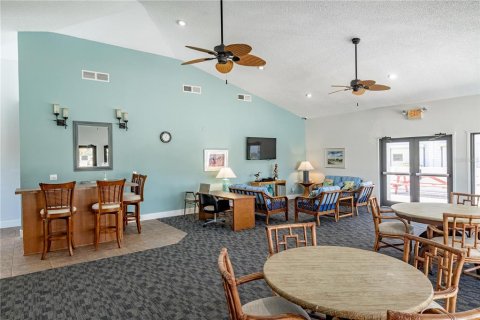 Condo in New Smyrna Beach, Florida, 2 bedrooms  № 1642883 - photo 23