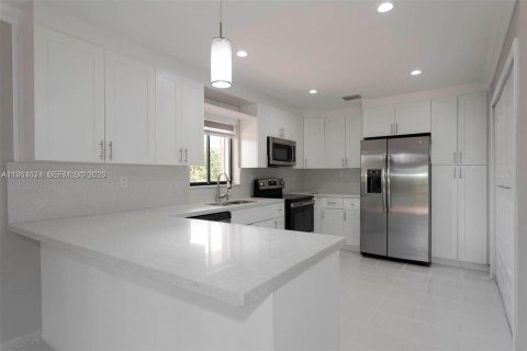 Casa en venta en Miami, Florida, 3 dormitorios, 156.26 m2 № 2029597 - foto 6