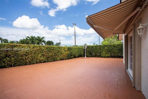Casa en venta en Miami, Florida, 3 dormitorios, 156.26 m2 № 2029597 - foto 15