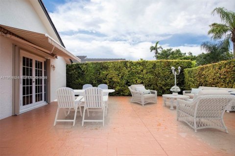 Casa en venta en Miami, Florida, 3 dormitorios, 156.26 m2 № 2029597 - foto 3