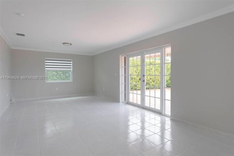 Casa en venta en Miami, Florida, 3 dormitorios, 156.26 m2 № 2029597 - foto 14