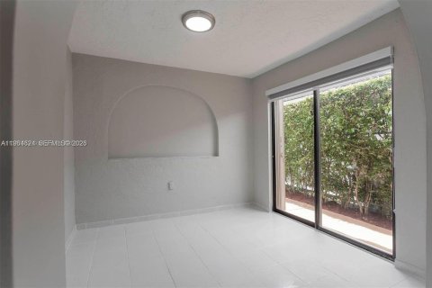 Casa en venta en Miami, Florida, 3 dormitorios, 156.26 m2 № 2029597 - foto 13