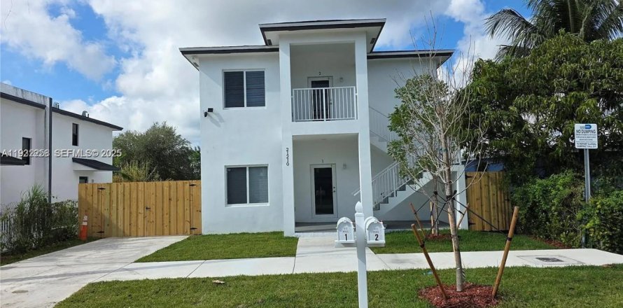 Casa en Miami, Florida 3 dormitorios № 1992344