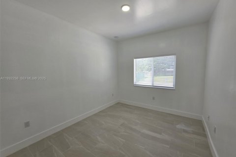 Casa en alquiler en Miami, Florida, 3 dormitorios № 1992344 - foto 8