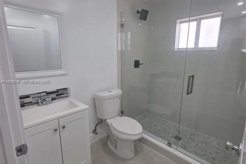 Casa en alquiler en Miami, Florida, 3 dormitorios № 1992344 - foto 10