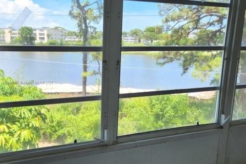 Condo in West Palm Beach, Florida, 2 bedrooms  № 1893500 - photo 3