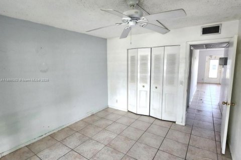 Condo in West Palm Beach, Florida, 2 bedrooms  № 1893500 - photo 13