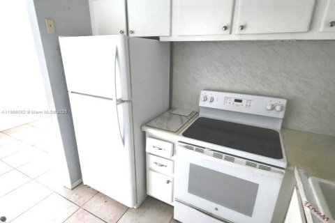 Condo in West Palm Beach, Florida, 2 bedrooms  № 1893500 - photo 8