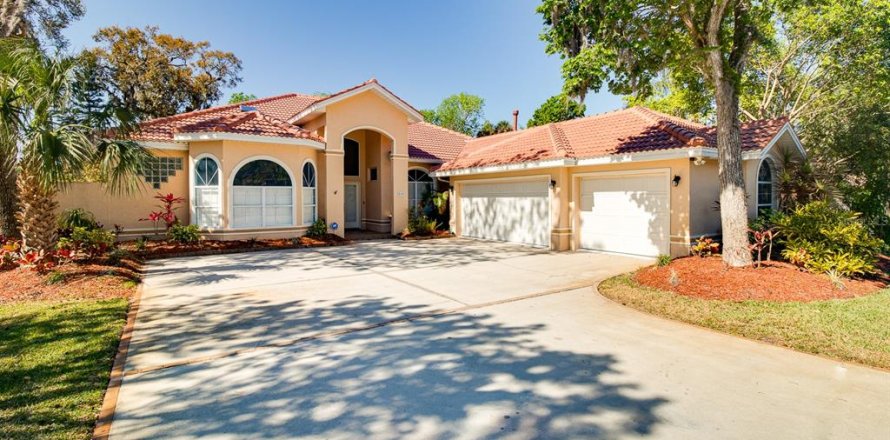 Casa en Titusville, Florida 4 dormitorios, 248.42 m2 № 1580300