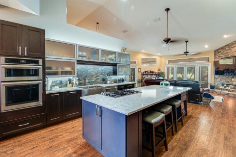 Casa en venta en Titusville, Florida, 4 dormitorios, 248.42 m2 № 1580300 - foto 4