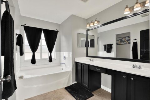 House in Wesley Chapel, Florida 3 bedrooms, 162.11 sq.m. № 2396826 - photo 21