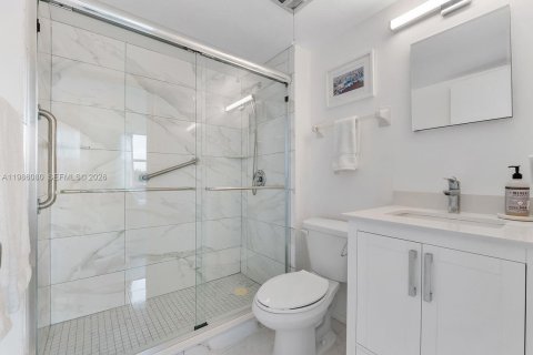 Condominio en venta en Oakland Park, Florida, 2 dormitorios, 90.58 m2 № 2044827 - foto 13